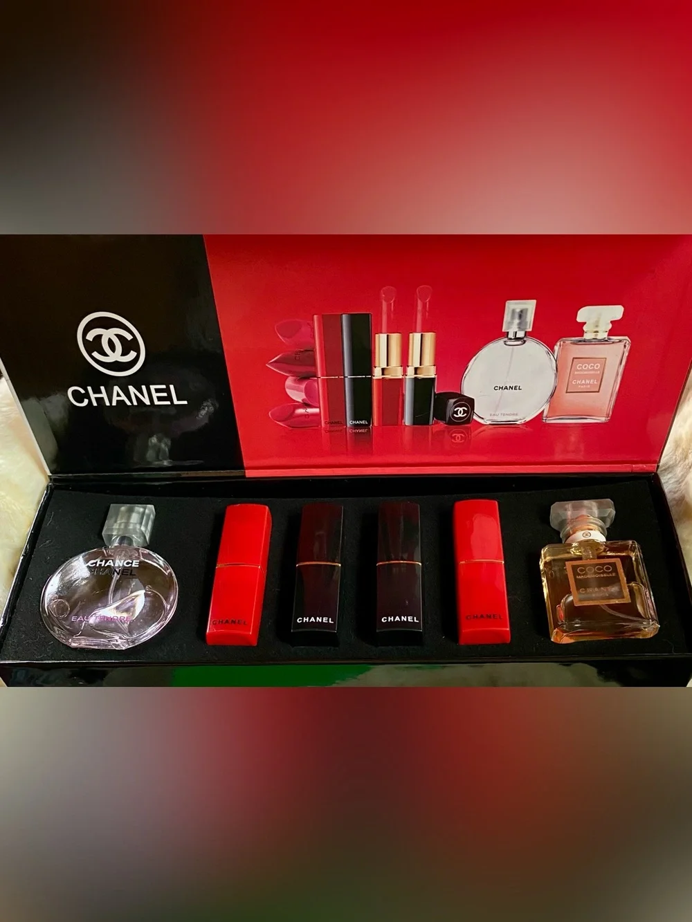 Women Makeup Lipstick & Fragrance Set — Red Shades